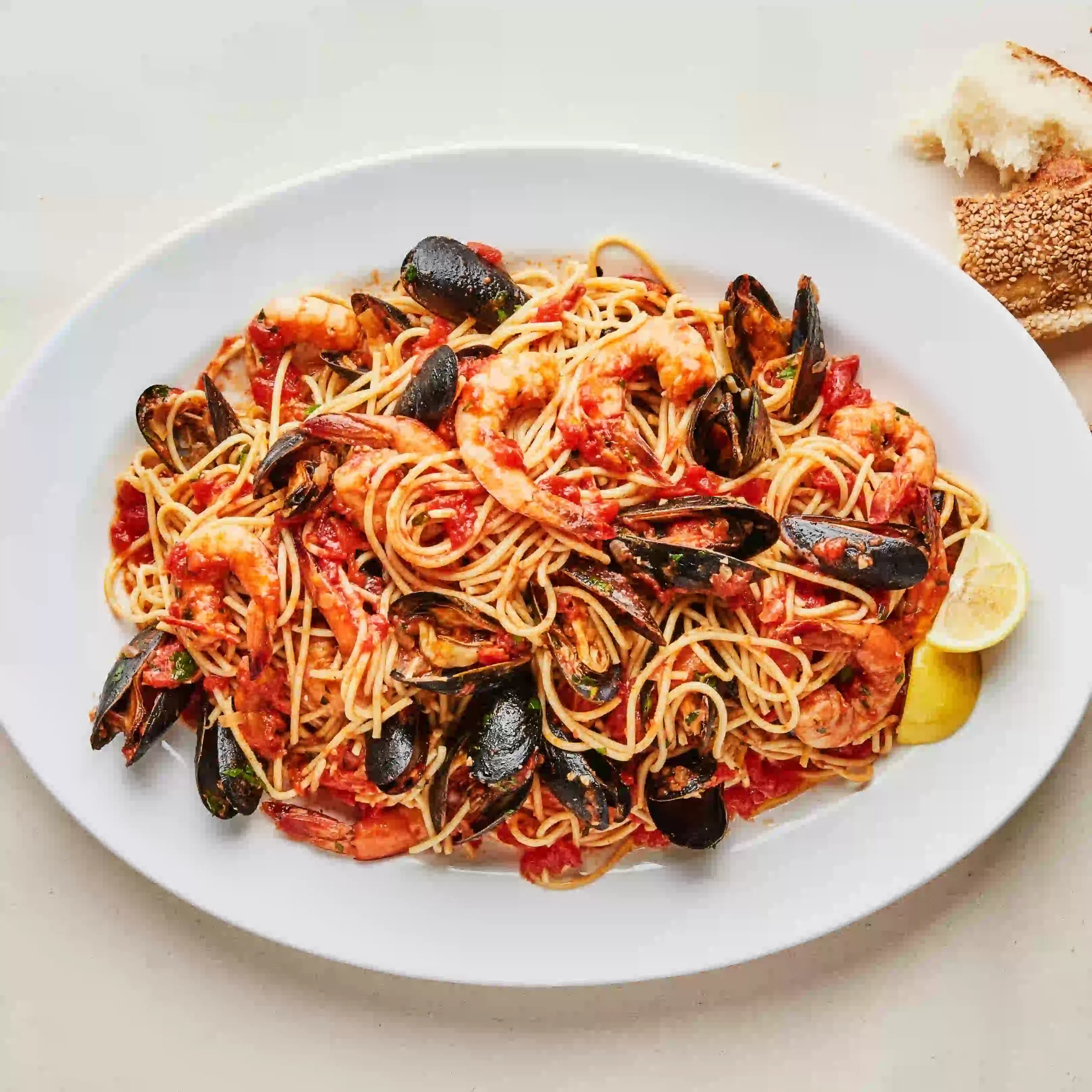 seafood spaghetti with mussels and shrimp restuarant near vatakara